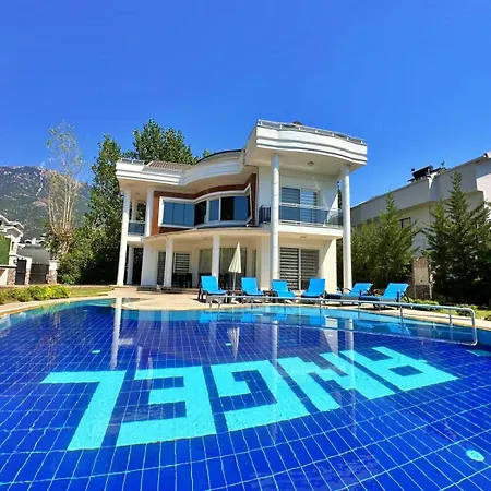 Angel Valley With Private Pool Near Hisaroenue