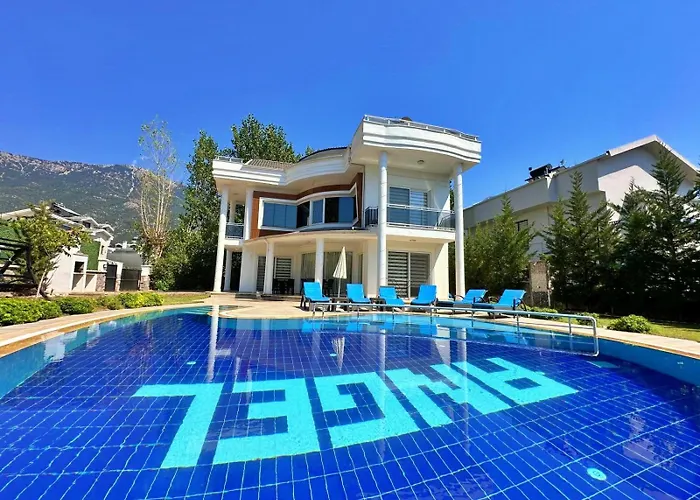 Valley - 4 Bedroom Private